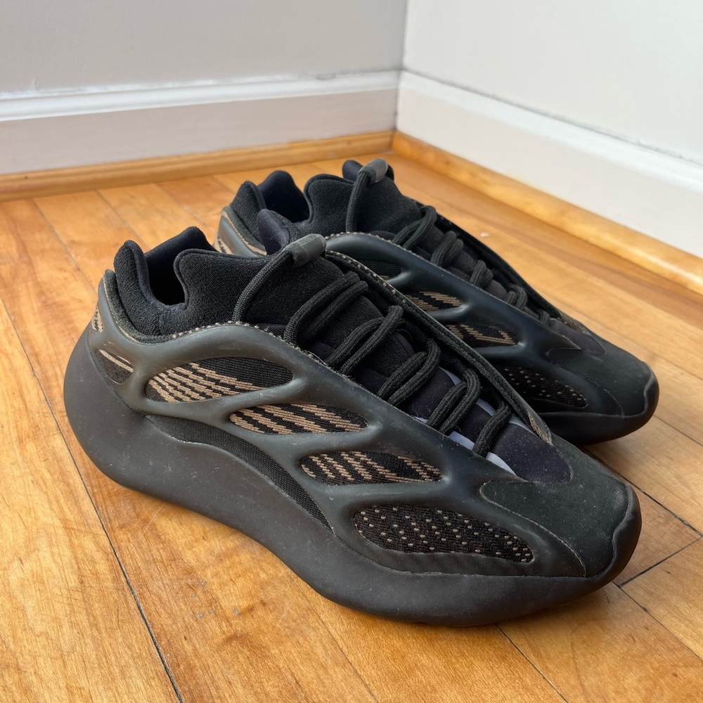 Adidas Yeezy 700 V3 Clay Brown